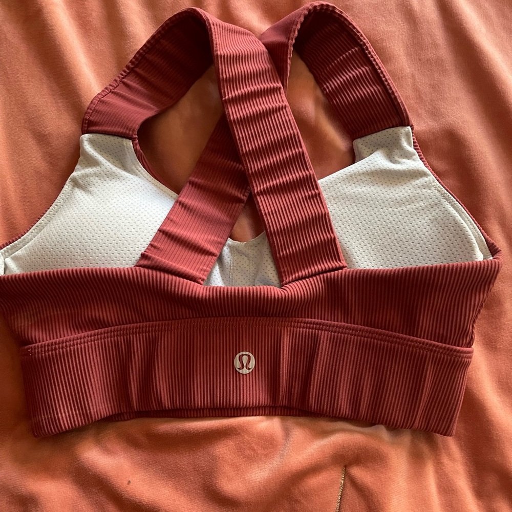 Lulu Sports Bra
Burnt Orange Color
Worn Once